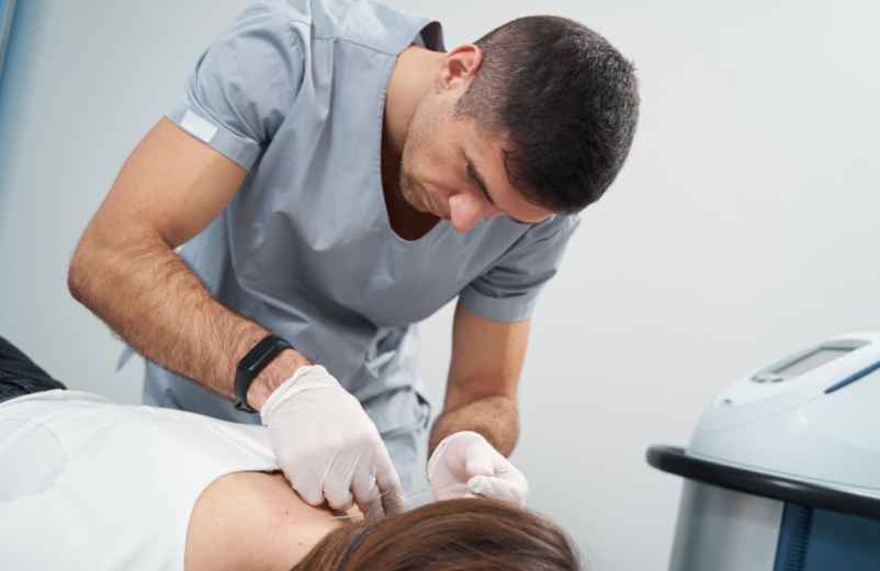 Médecin acupuncteur remboursé : combien paie l’assurance ?