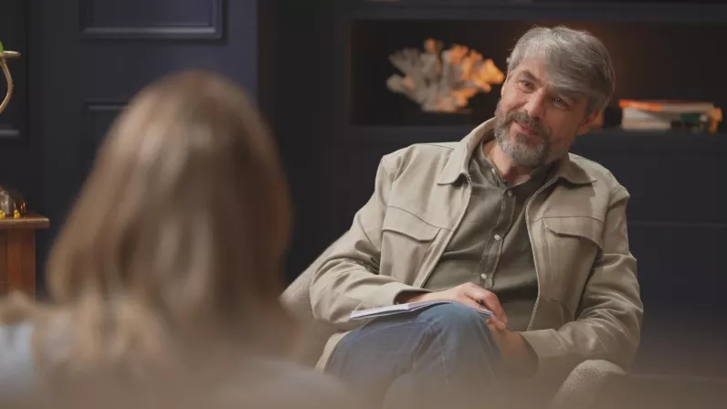 "Ça ne
sert à rien" : les personnes qui refusent de consulter malgré leur
souffrance partagent ces deux traits de caractère révélateurs,
selon un psy